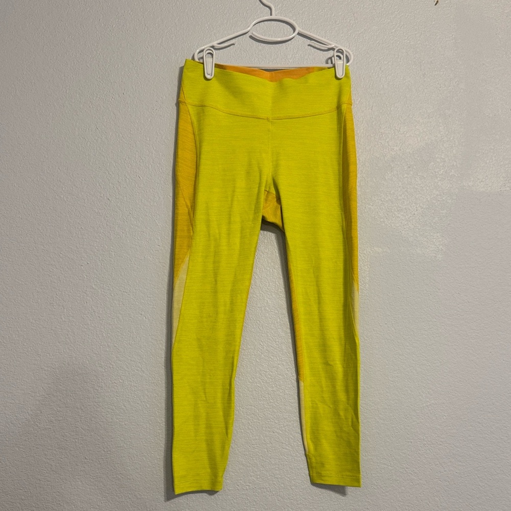 Outdoor Voices Women’s Yellow Leggings - Medium